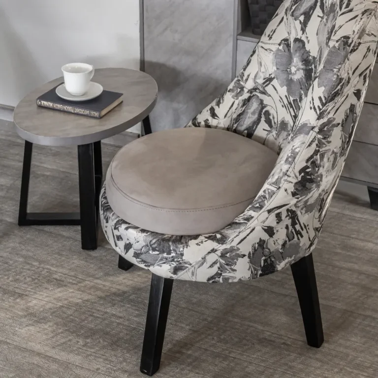 INCITO Accent Chair (Light grey & pattern)